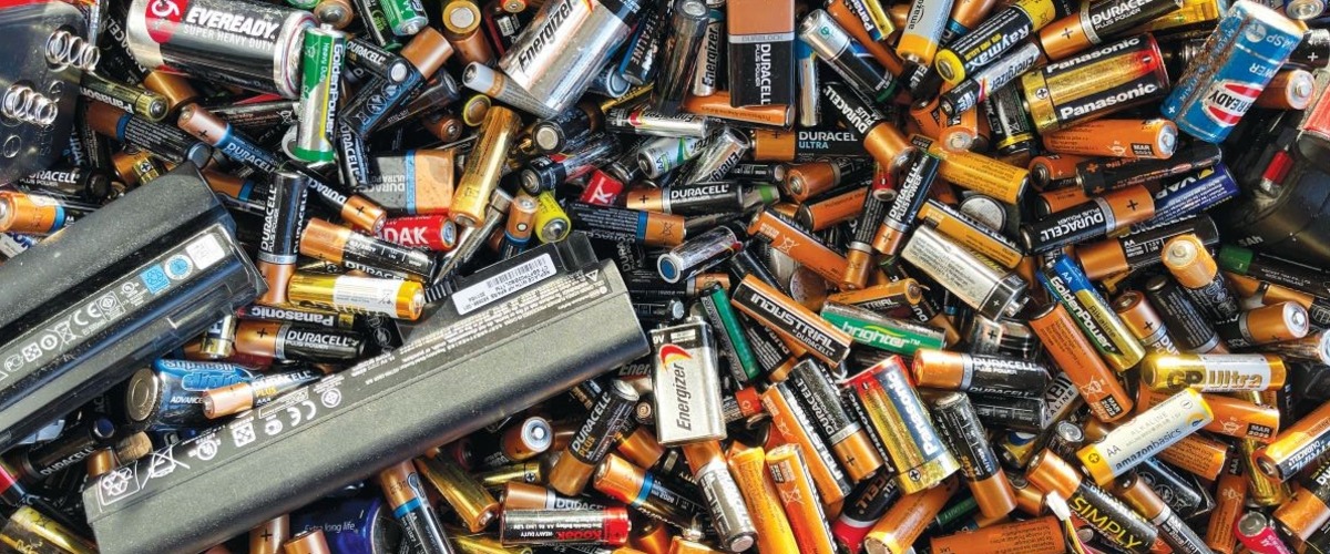 How do i dispose of dead batteries